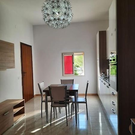 Appartamento In Villa Con Pineta Leporano Exterior photo