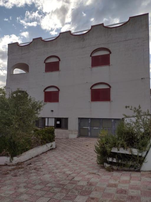 Appartamento In Villa Con Pineta Leporano Exterior photo